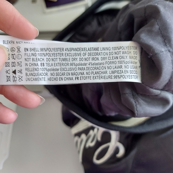 Small Black Crop Bomber Style Forever 21 Jacket - Picture 7 of 9